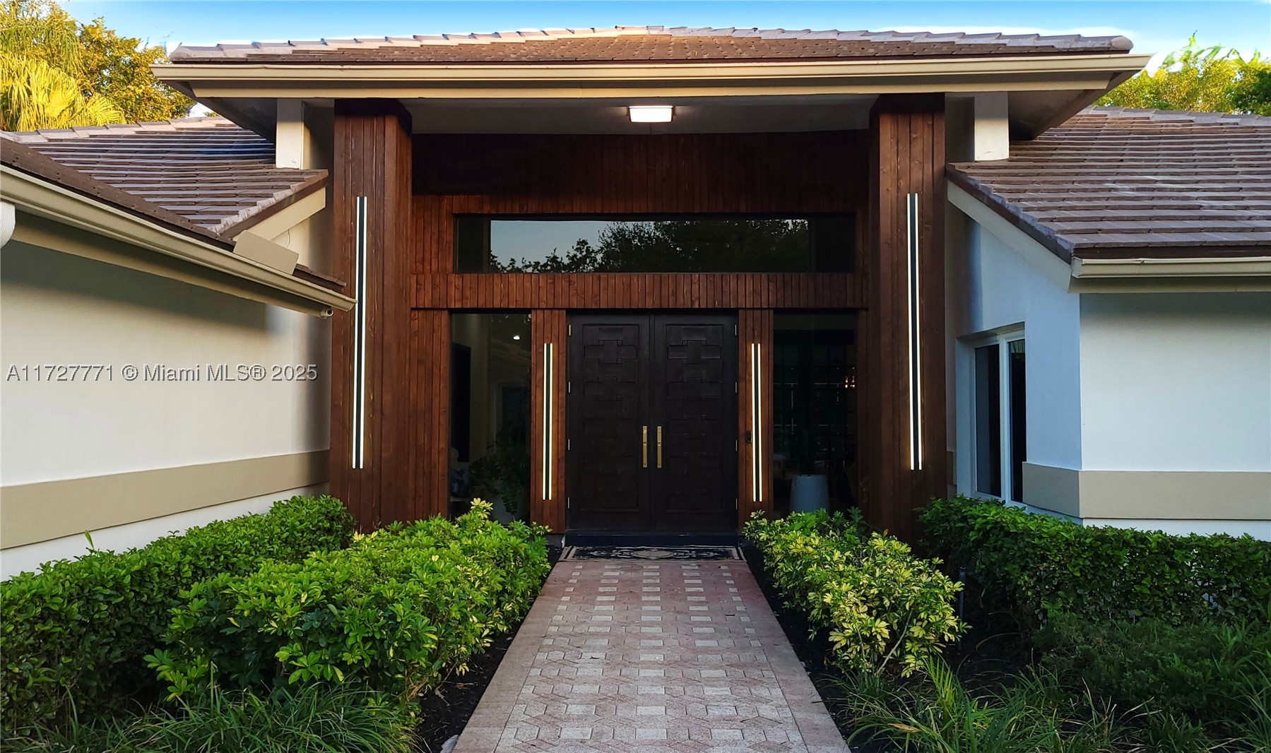 PARKLAND LAKES - Residential