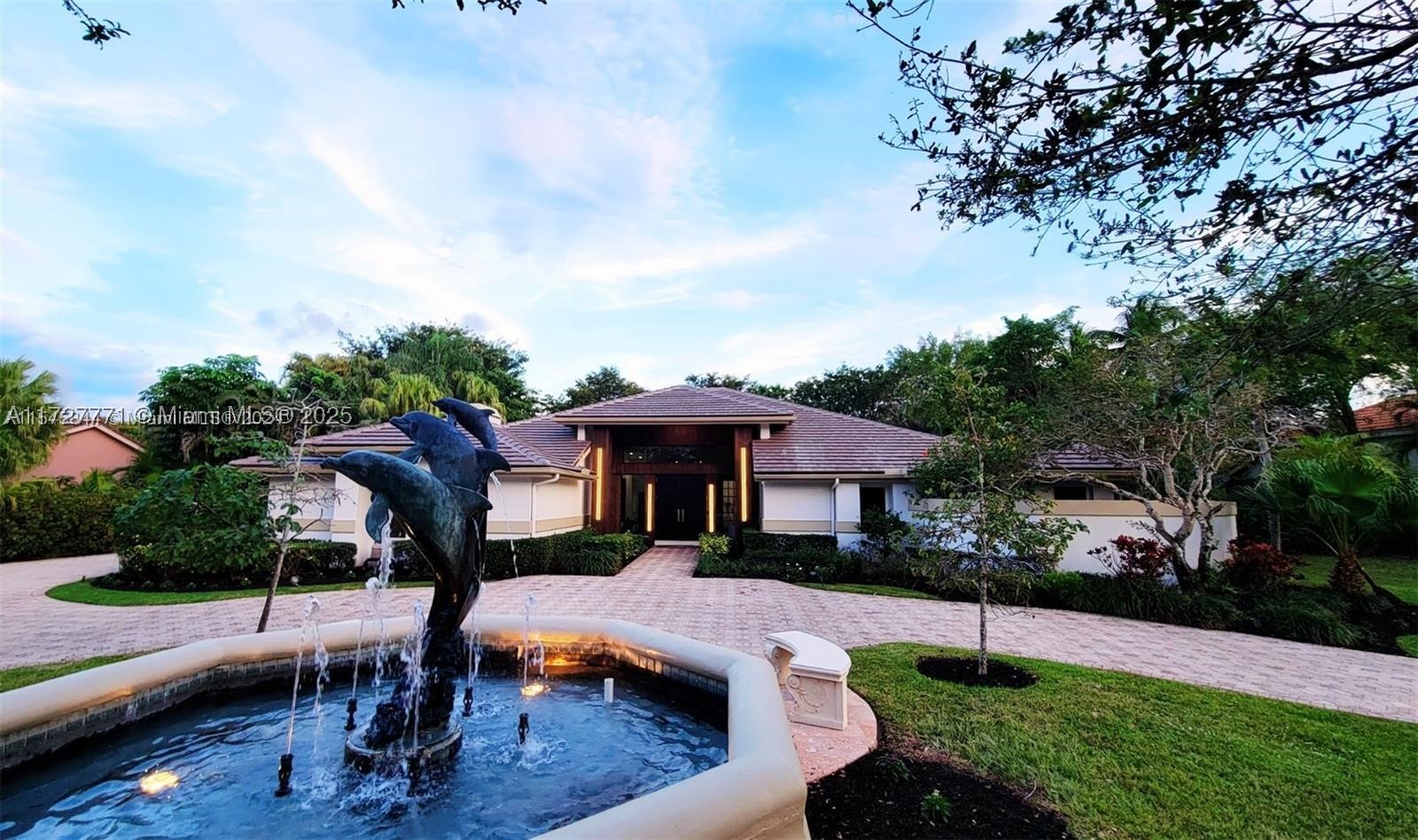 PARKLAND LAKES - Residential
