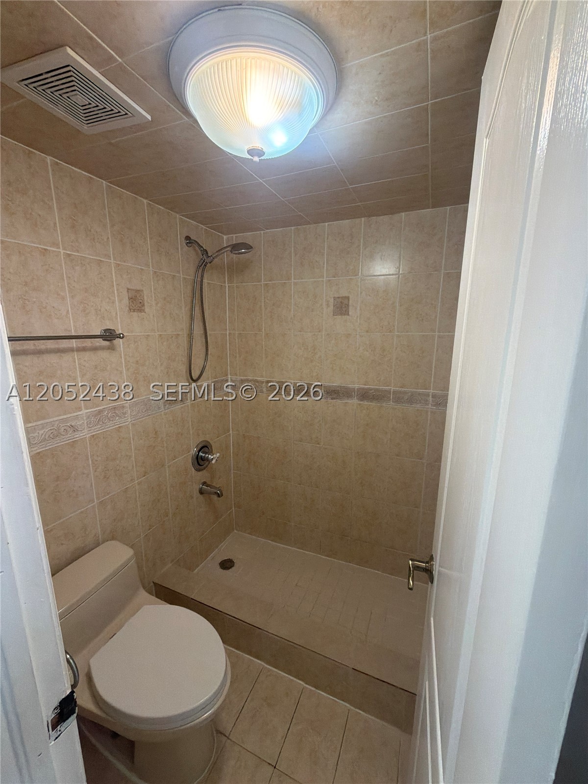 GARDEN LAKE TOWERS CONDO - Residential Lease