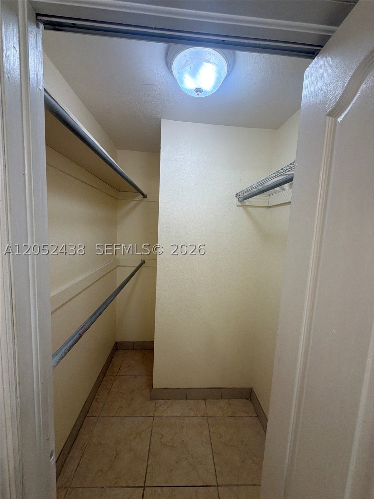 GARDEN LAKE TOWERS CONDO - Residential Lease