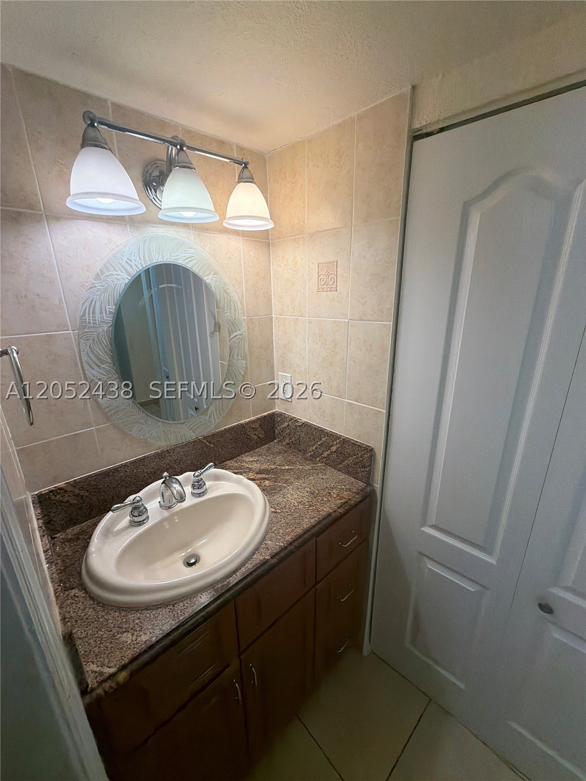 GARDEN LAKE TOWERS CONDO - Residential Lease