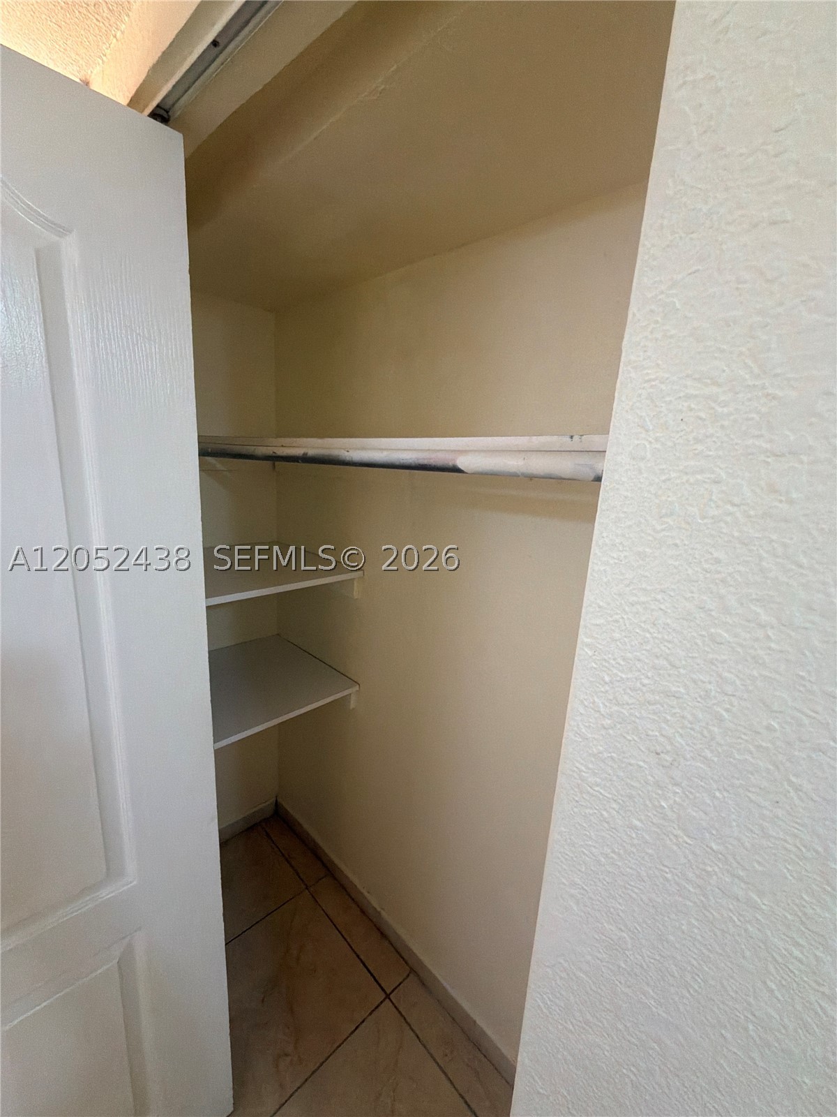 GARDEN LAKE TOWERS CONDO - Residential Lease