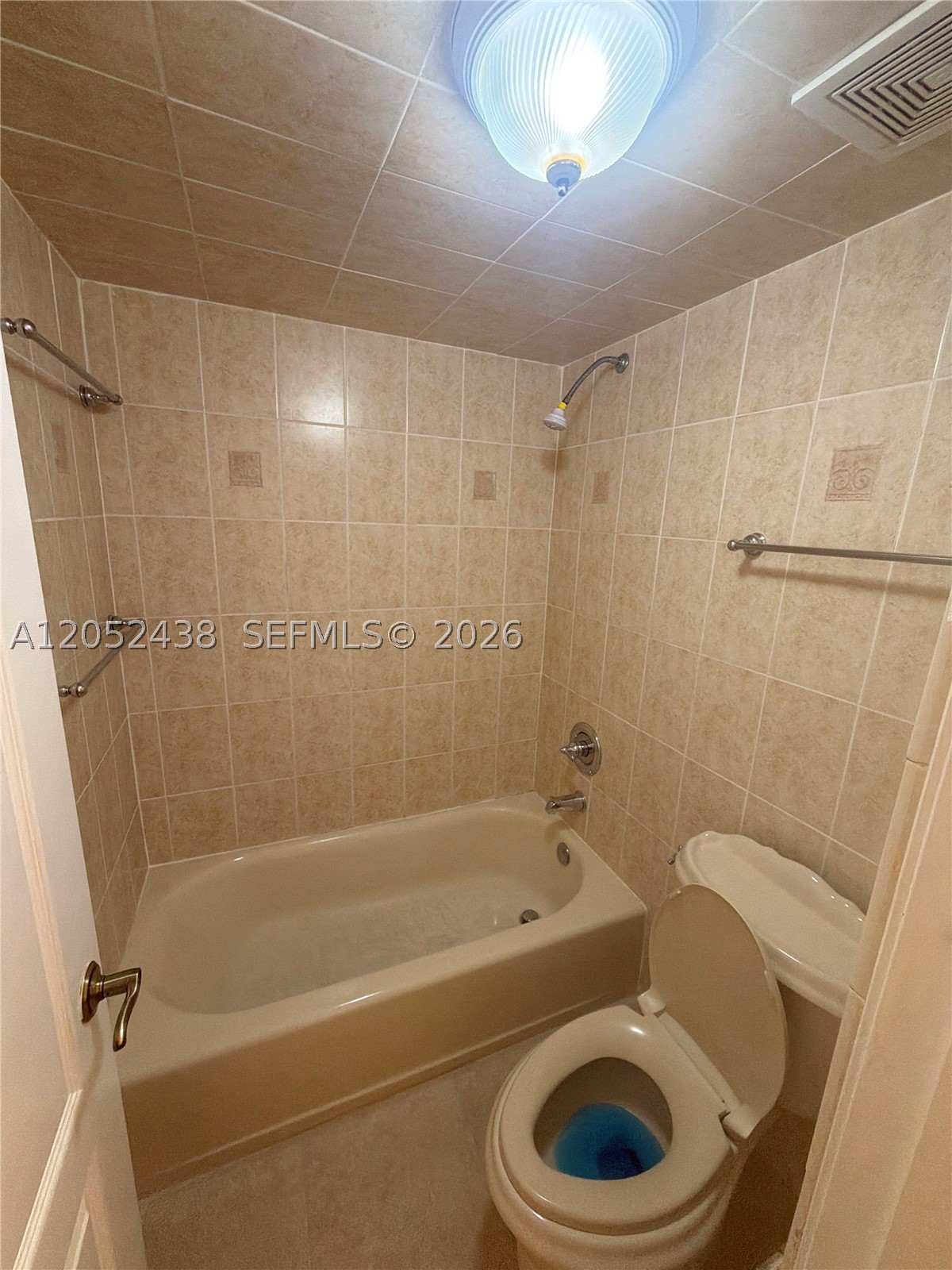 GARDEN LAKE TOWERS CONDO - Residential Lease