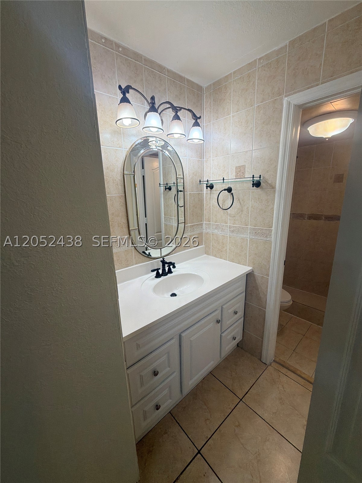 GARDEN LAKE TOWERS CONDO - Residential Lease