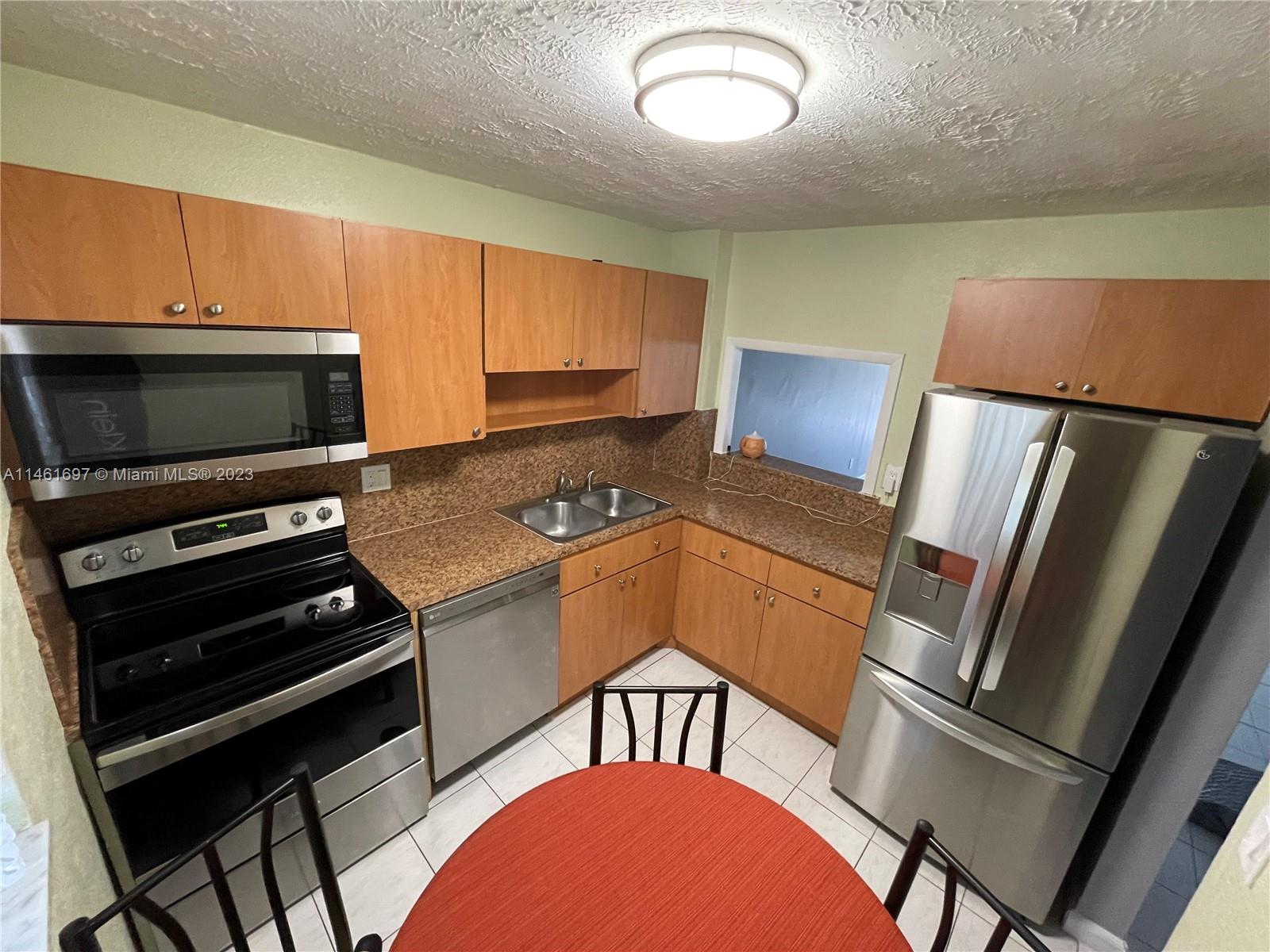 Spacious, 2/2 apartment in the heart of Hallandale. Features new AC, stainless steel appliances and balcony overlooking the pool. Prime location, few minutes drive from the beach and major highways. Close access to shopping centers, schools, parks, and all amenities nearby. Perfect for families, couples, and anyone seeking convenience and comfort. Well-maintained and secure building.