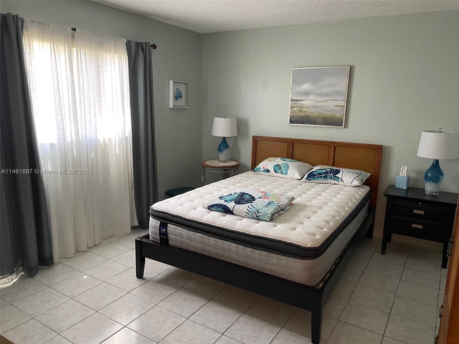 PARKSIDE TOWERS CONDO - Residential Lease