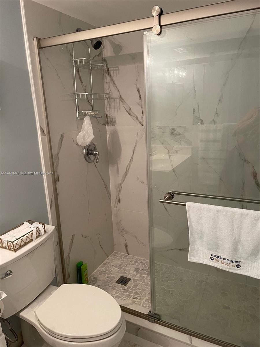 PARKSIDE TOWERS CONDO - Residential Lease