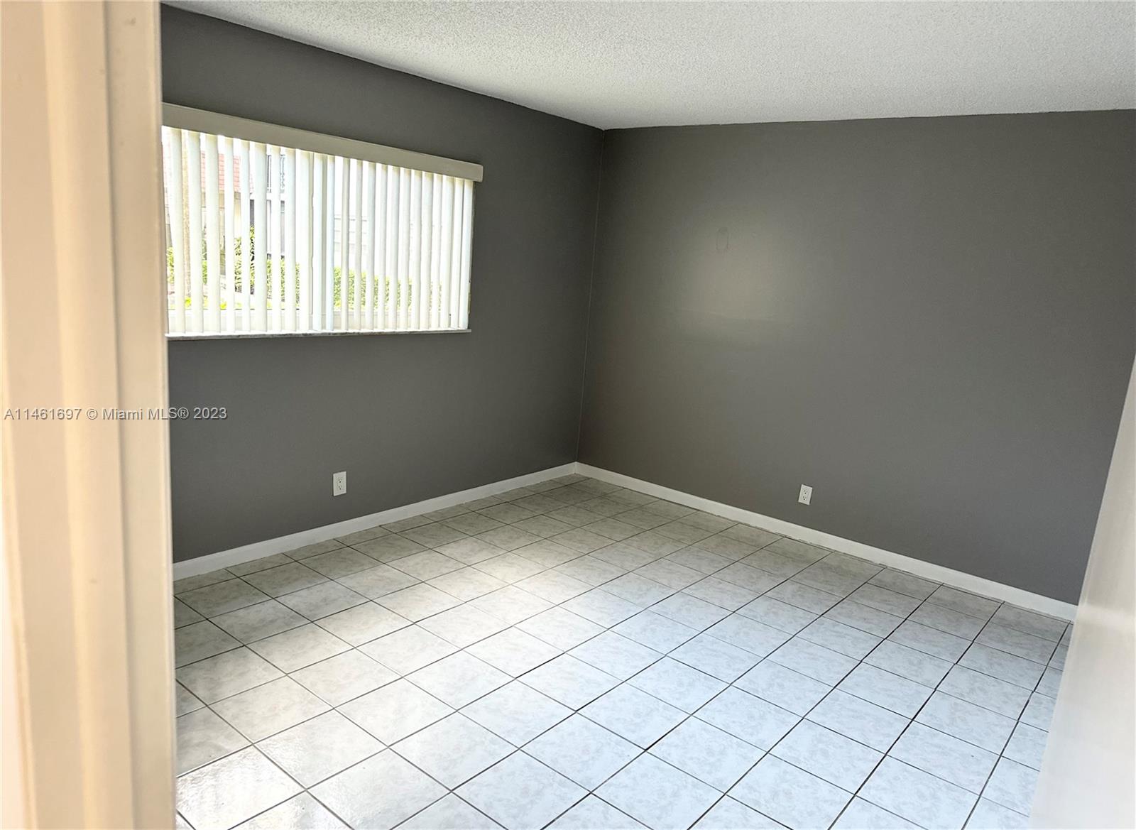 PARKSIDE TOWERS CONDO - Residential Lease
