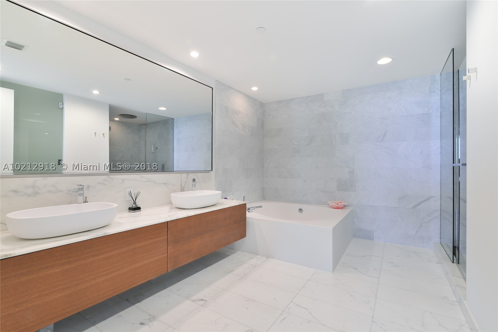 OCEANA BAL HARBOUR - Residential