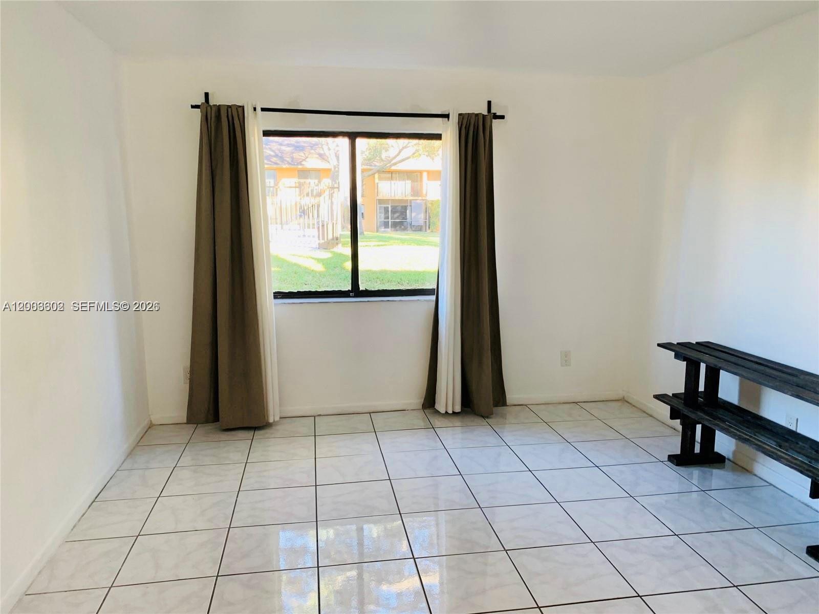 HAMPTON COURT CONDO - Residential