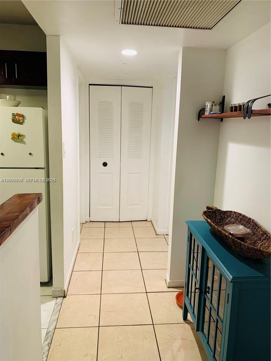 HAMPTON COURT CONDO - Residential