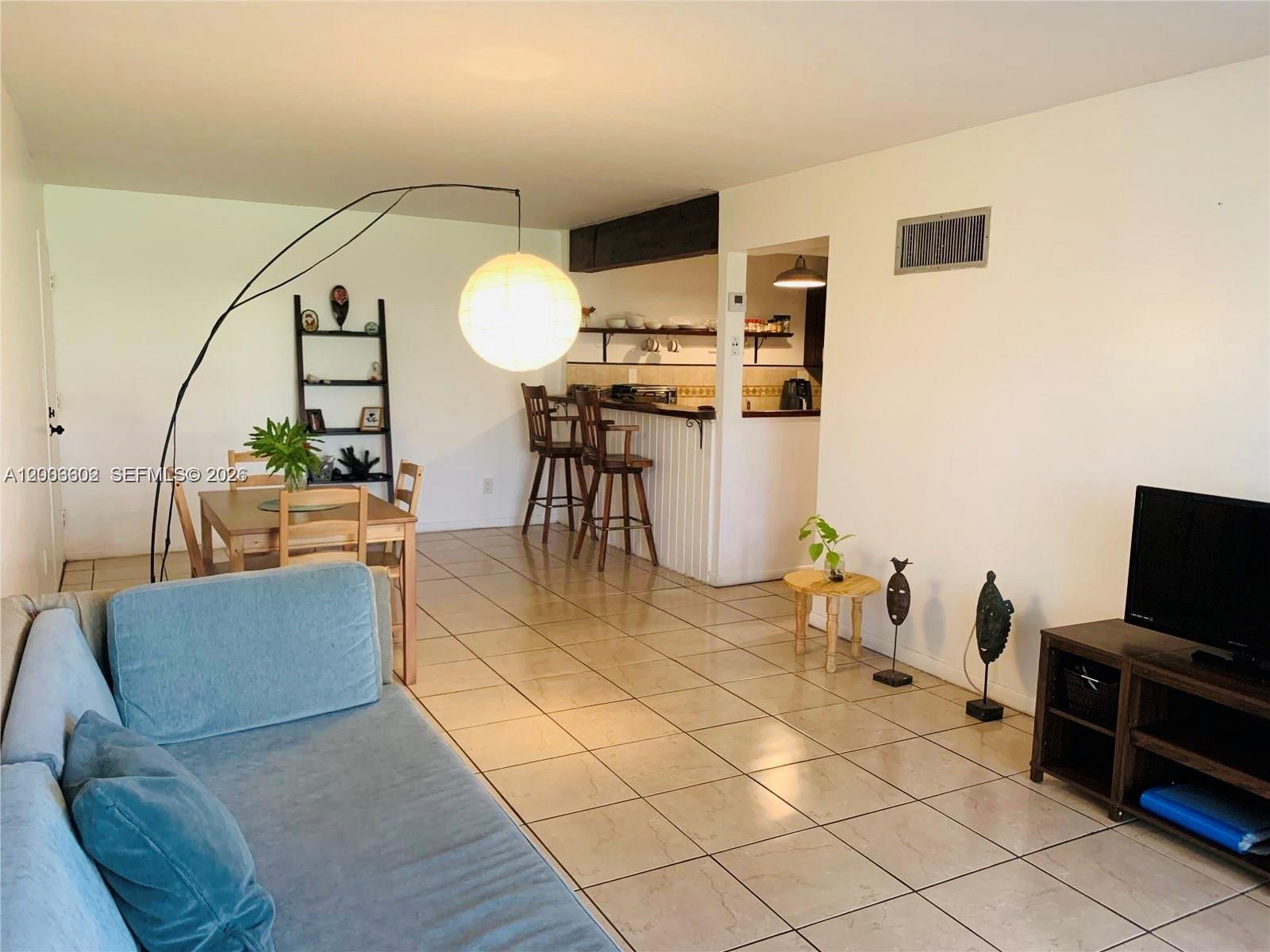 HAMPTON COURT CONDO - Residential