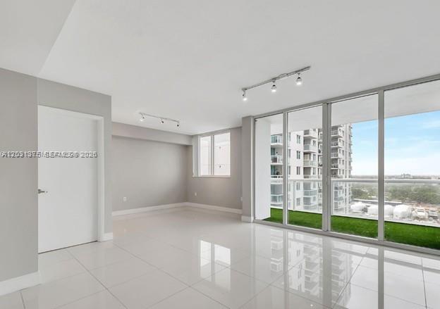TERRAZAS RIVERPARK VILLAG - Residential