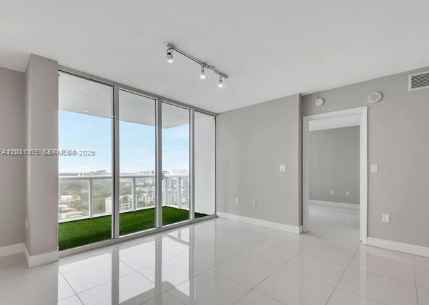 TERRAZAS RIVERPARK VILLAG - Residential