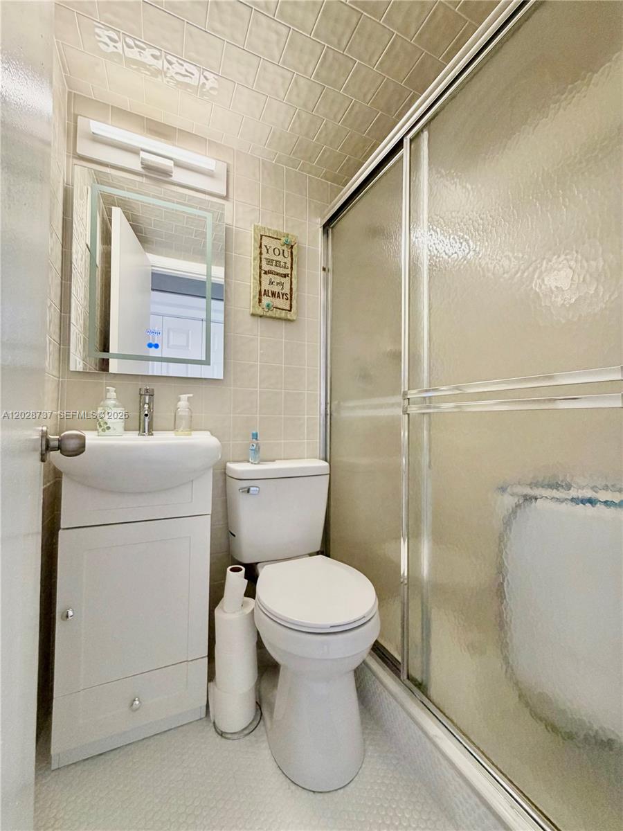 CAMBRIDGE F CONDO - Residential