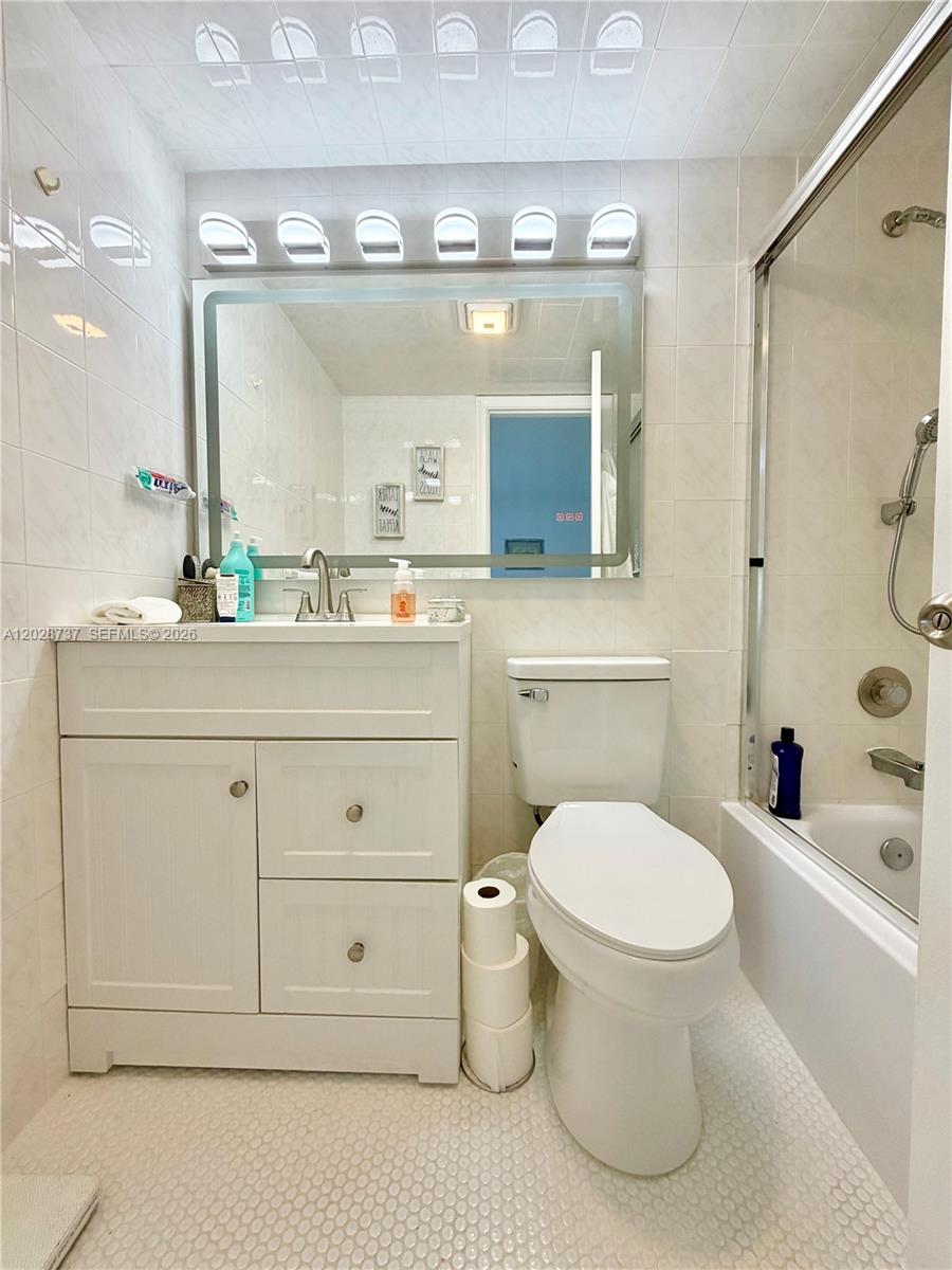 CAMBRIDGE F CONDO - Residential