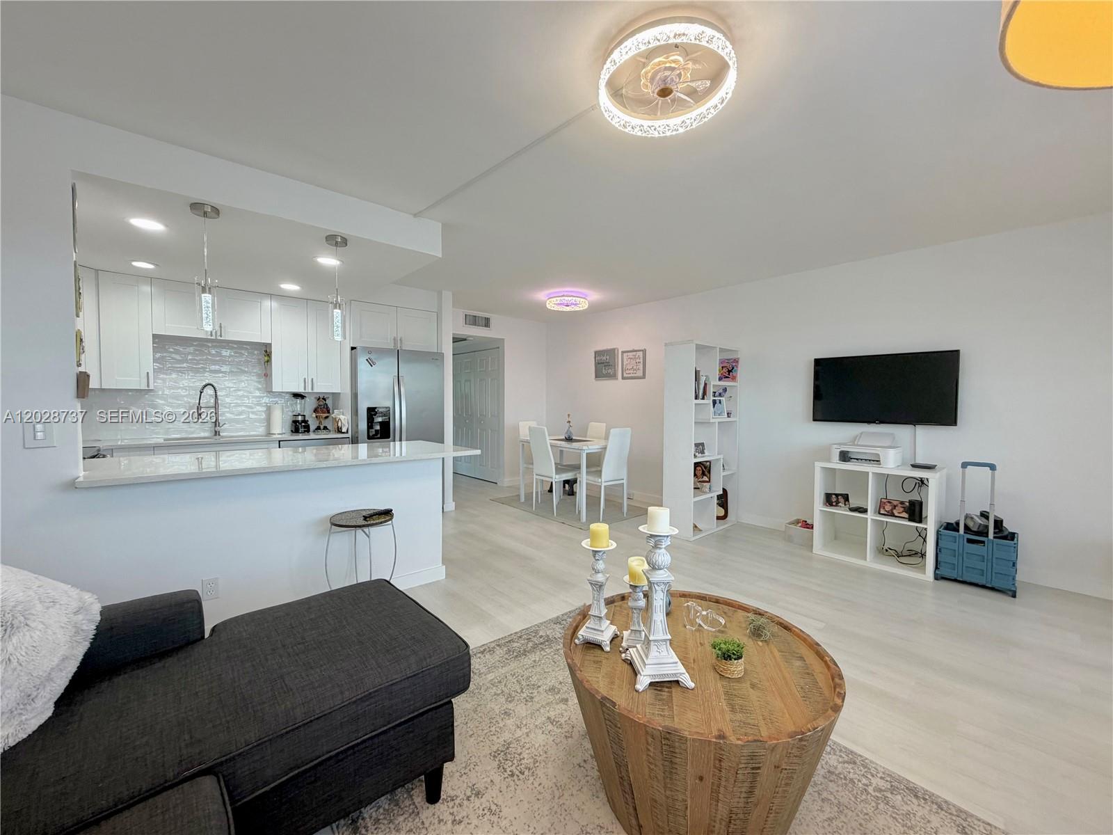 CAMBRIDGE F CONDO - Residential