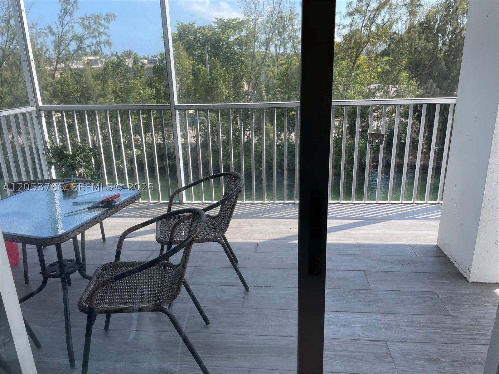EASTERN SHORES WHITE HOUS - Residential Lease