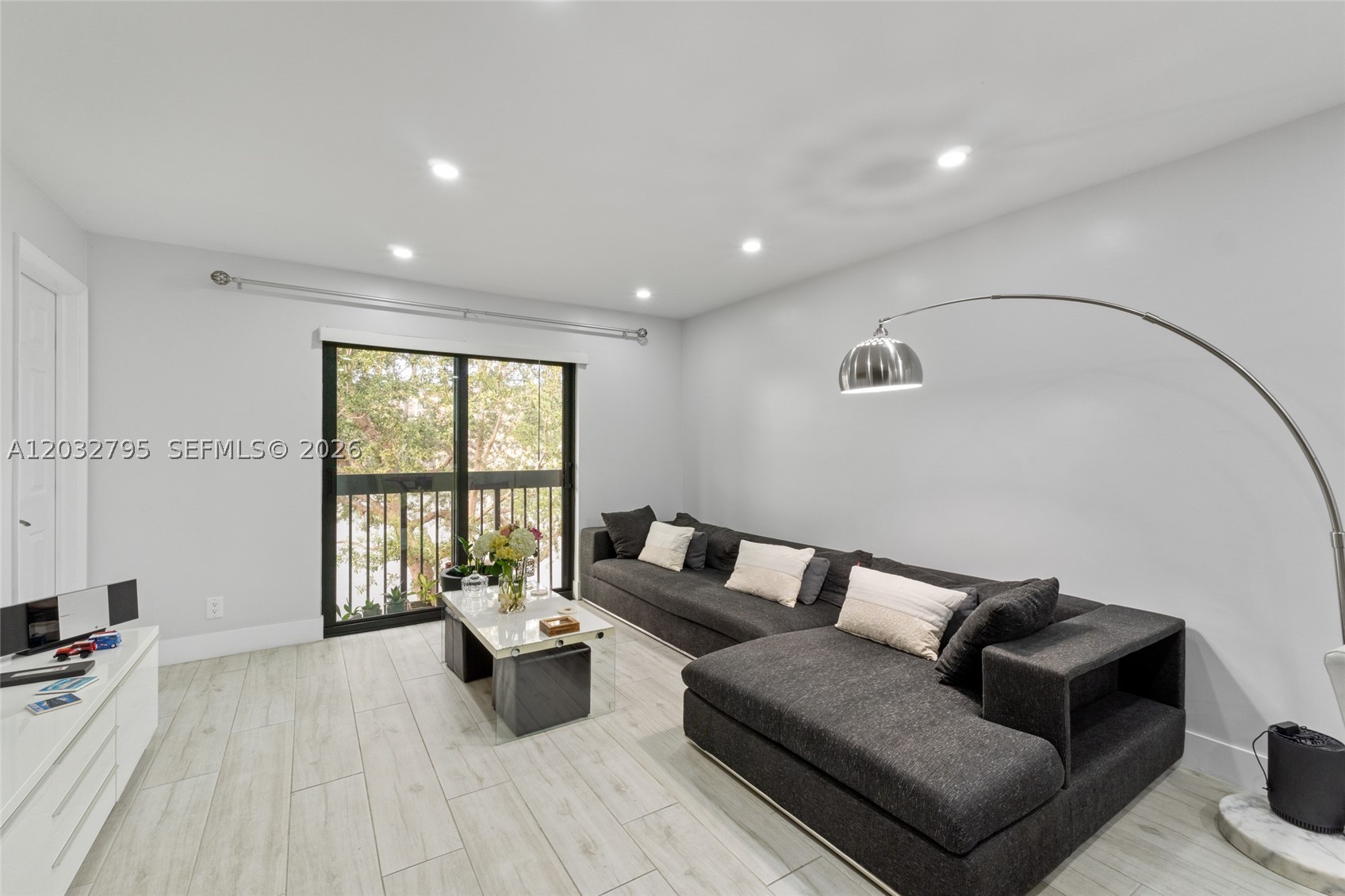 WINDING LAKE AT WELLEBY C - Residential