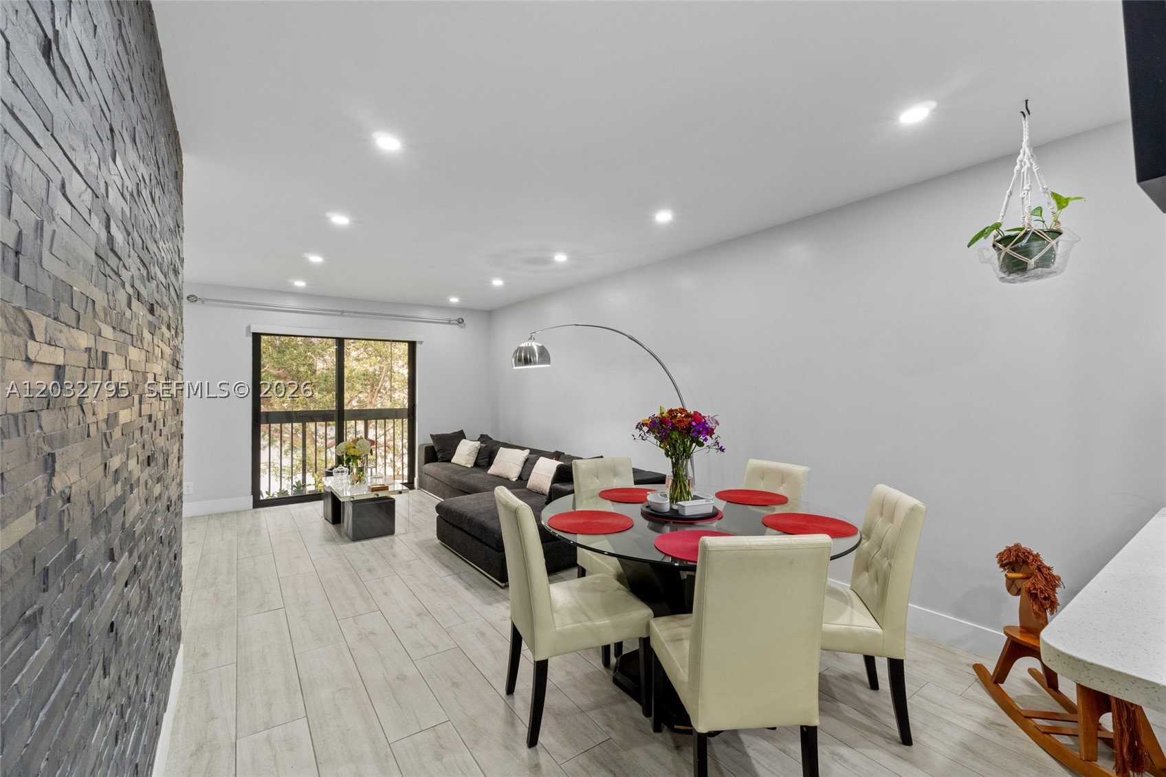 WINDING LAKE AT WELLEBY C - Residential