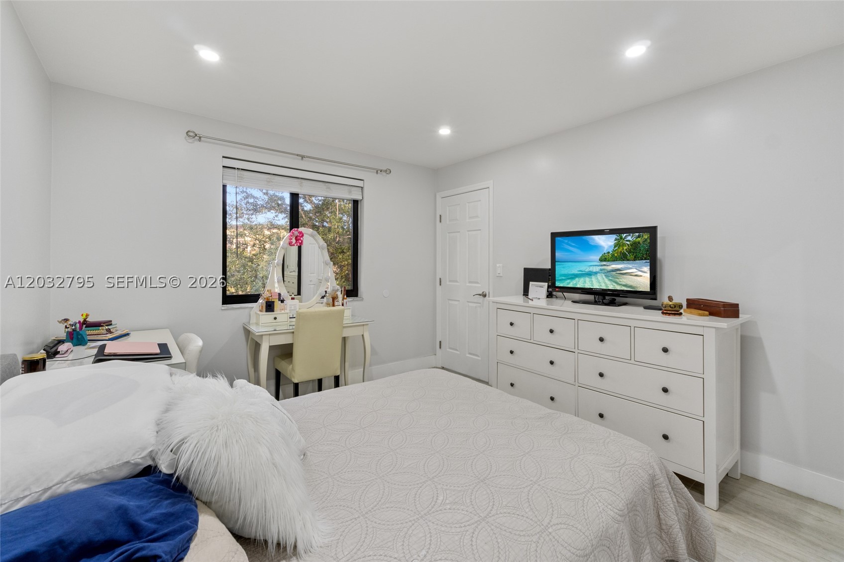 WINDING LAKE AT WELLEBY C - Residential