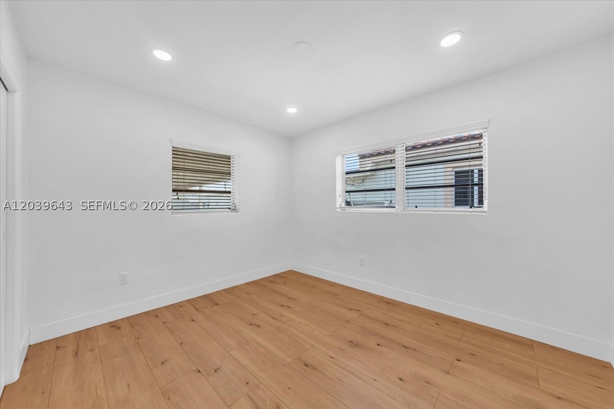 INGLESIDE PARK - Residential