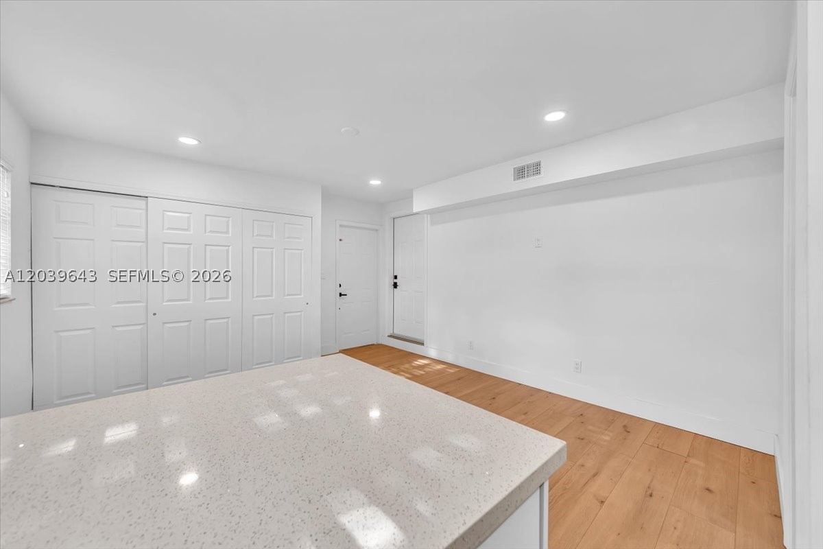 INGLESIDE PARK - Residential
