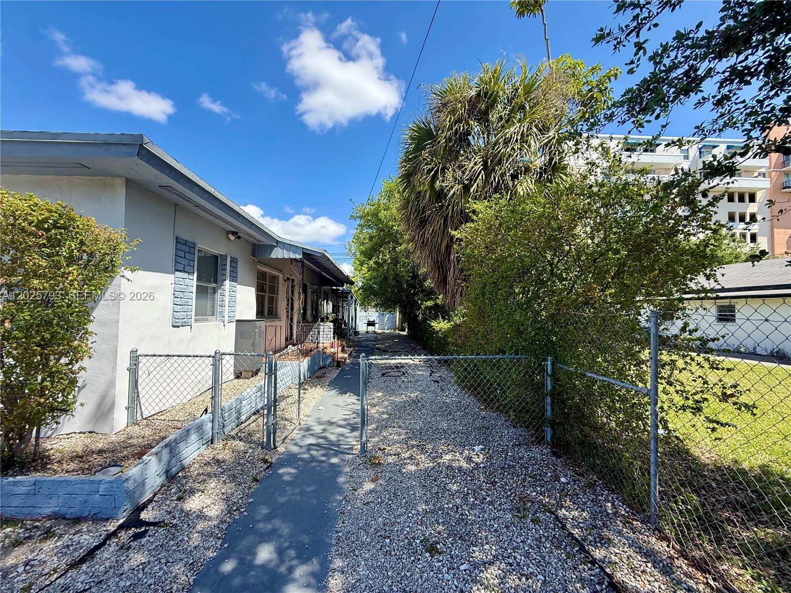 FLORAL PARK 1ST AMD PL - Residential Lease