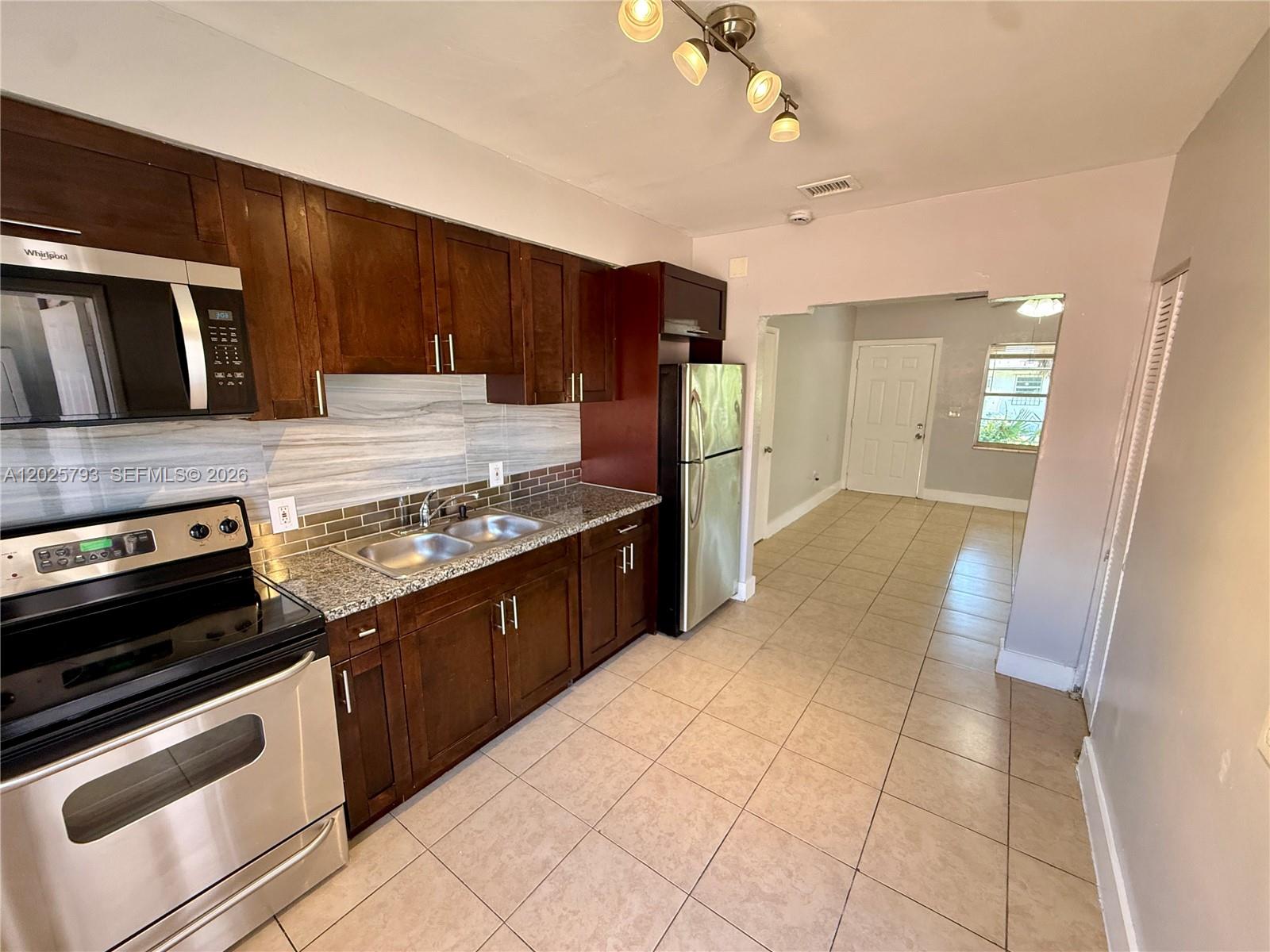 FLORAL PARK 1ST AMD PL - Residential Lease