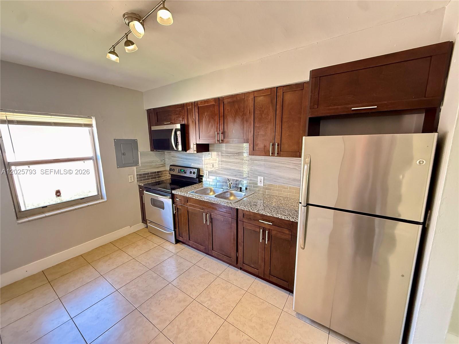 FLORAL PARK 1ST AMD PL - Residential Lease