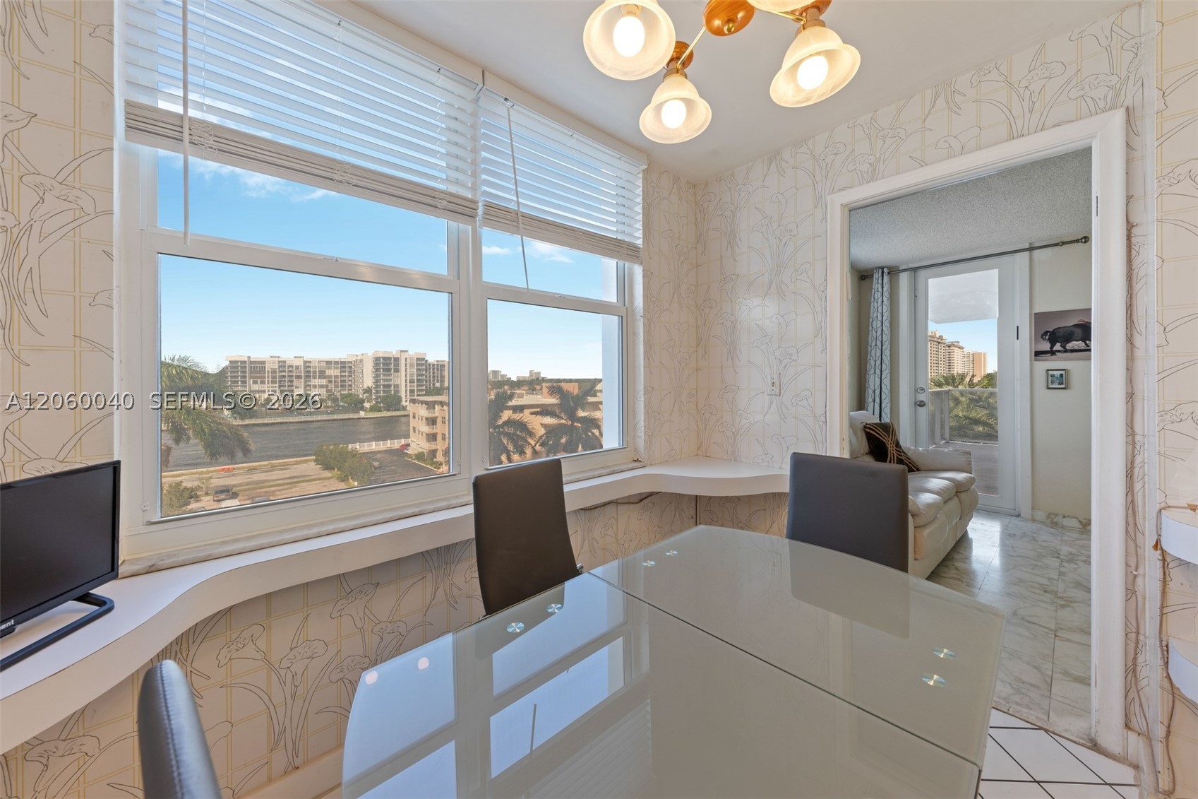 AQUARIUS CONDO - Residential