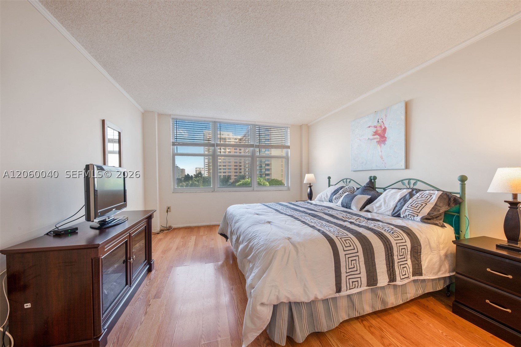 AQUARIUS CONDO - Residential