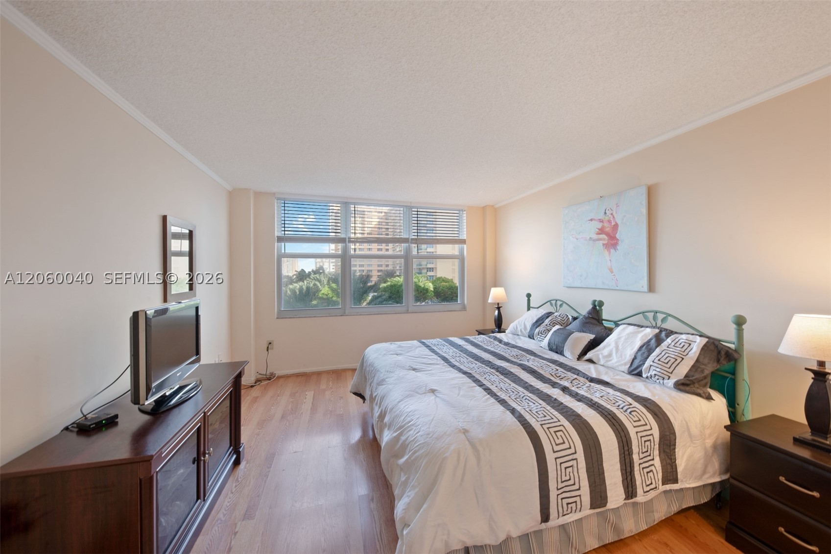 AQUARIUS CONDO - Residential