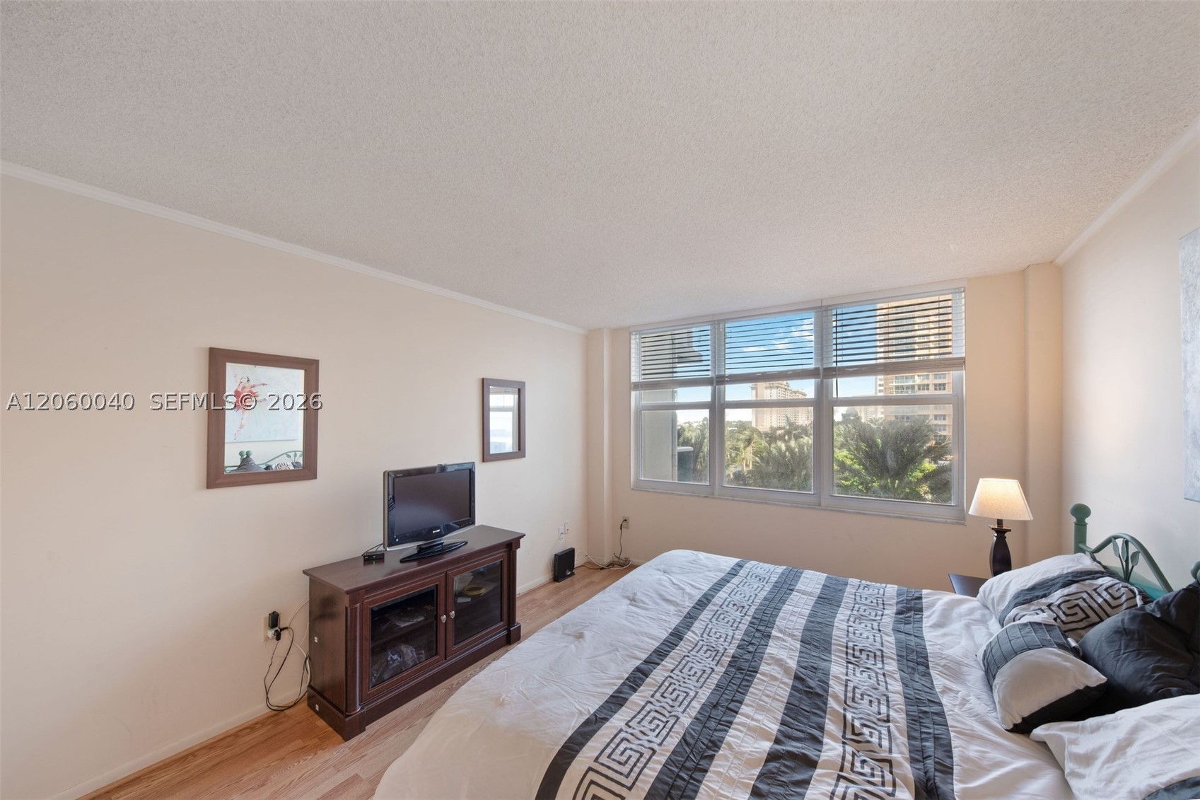 AQUARIUS CONDO - Residential