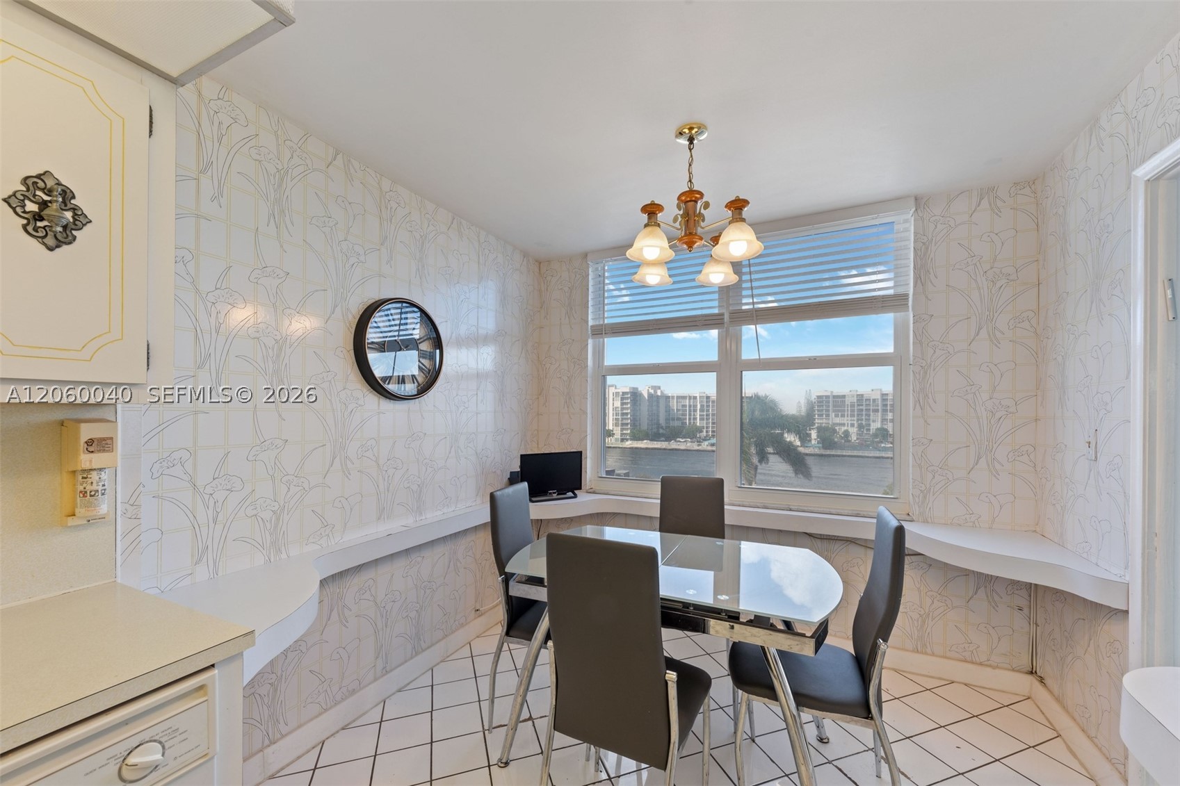 AQUARIUS CONDO - Residential