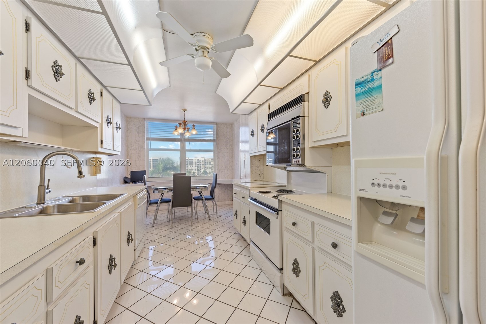 AQUARIUS CONDO - Residential