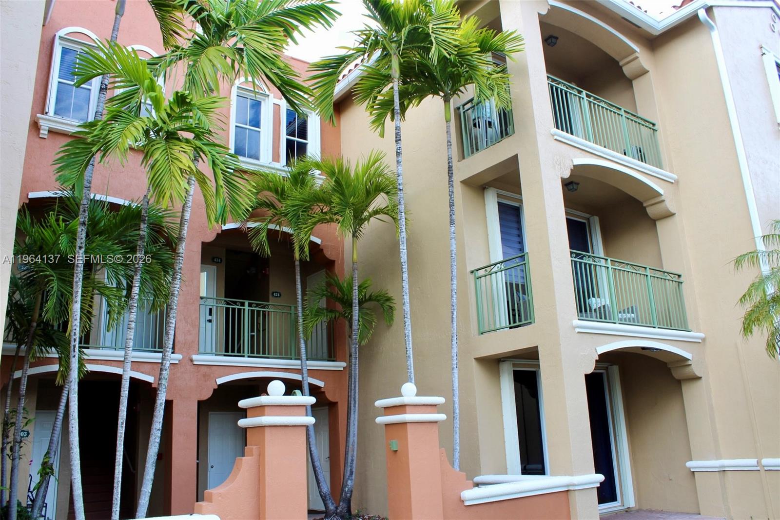 THE COURTS AT DORAL ISLE - Residential