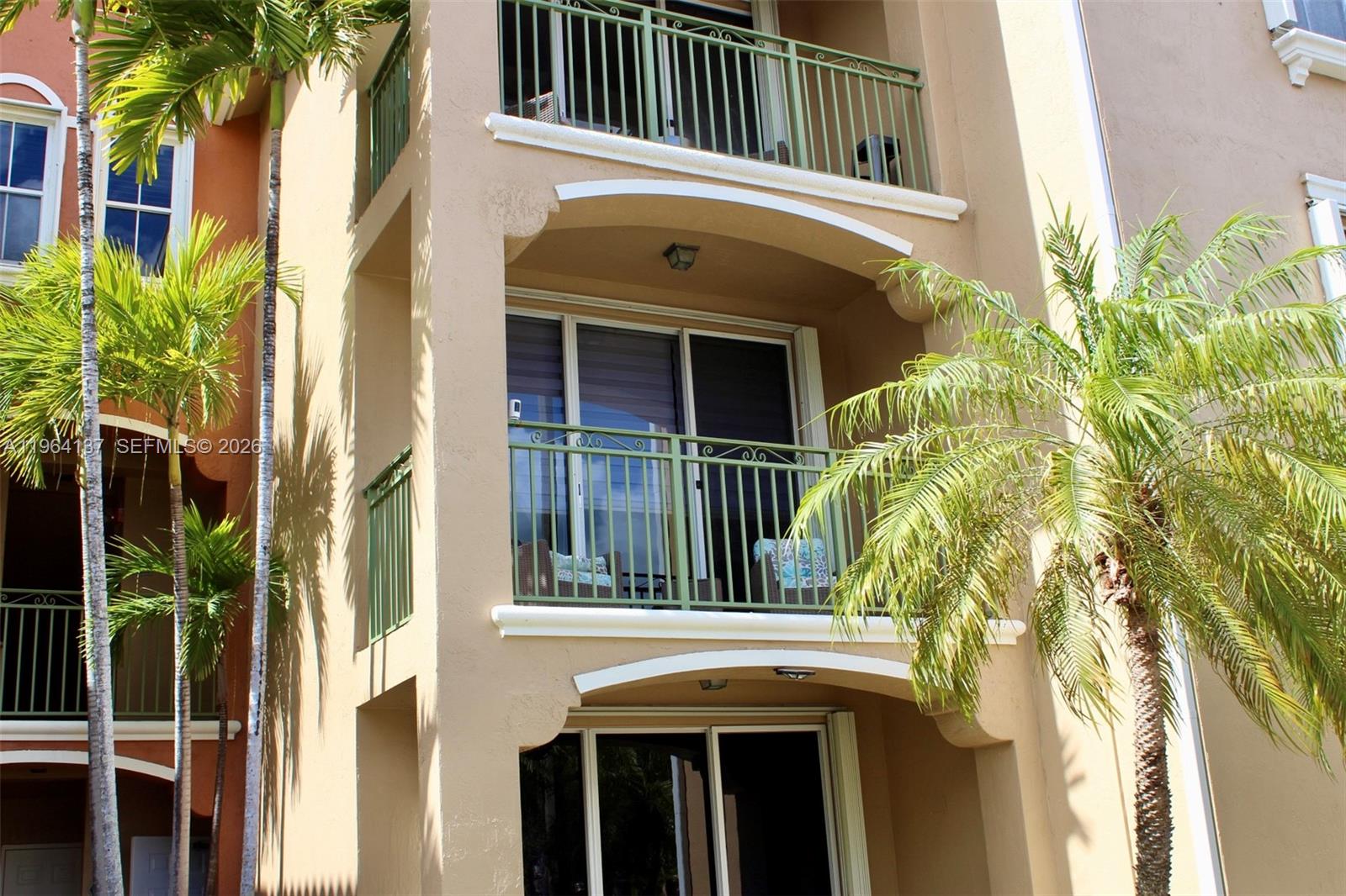 THE COURTS AT DORAL ISLE - Residential