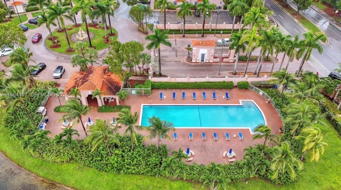 THE COURTS AT DORAL ISLE - Residential