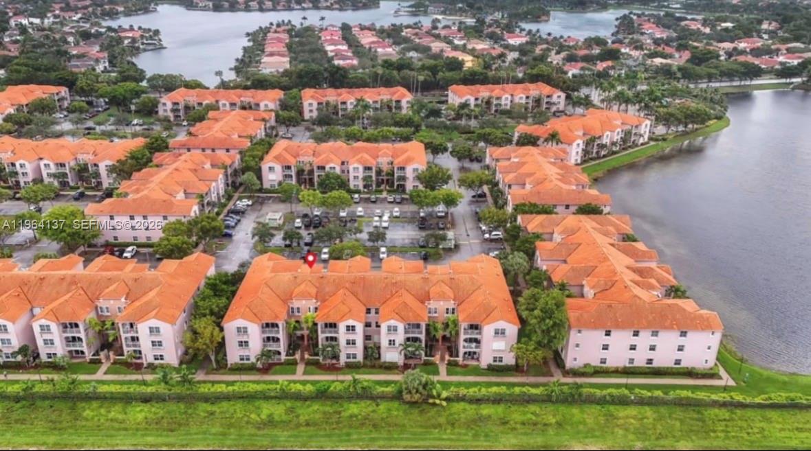 THE COURTS AT DORAL ISLE - Residential