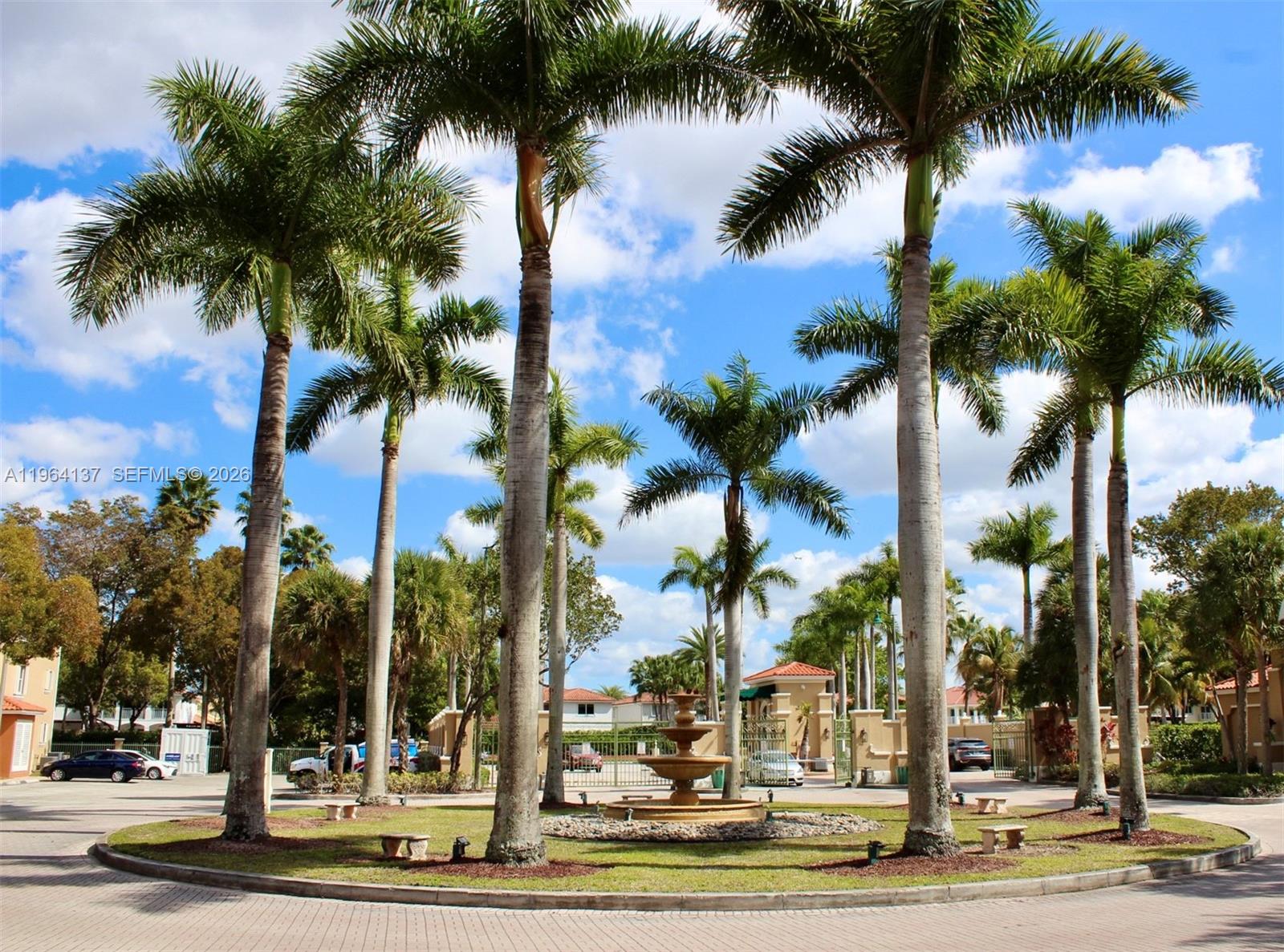 THE COURTS AT DORAL ISLE - Residential