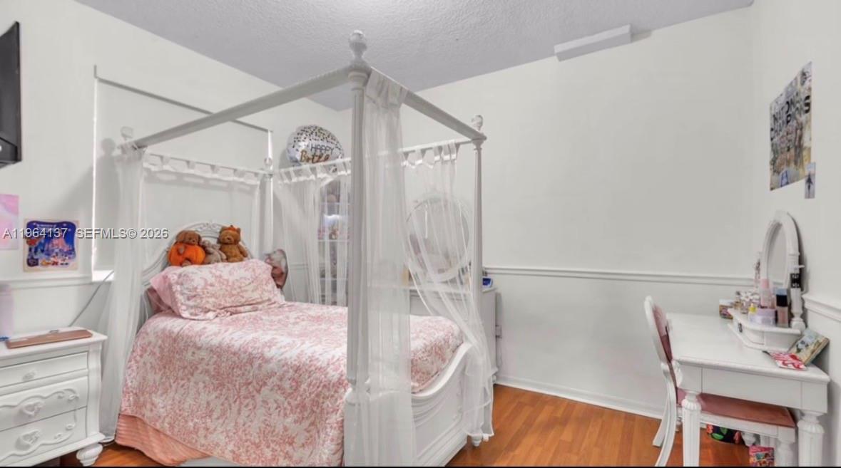 THE COURTS AT DORAL ISLE - Residential