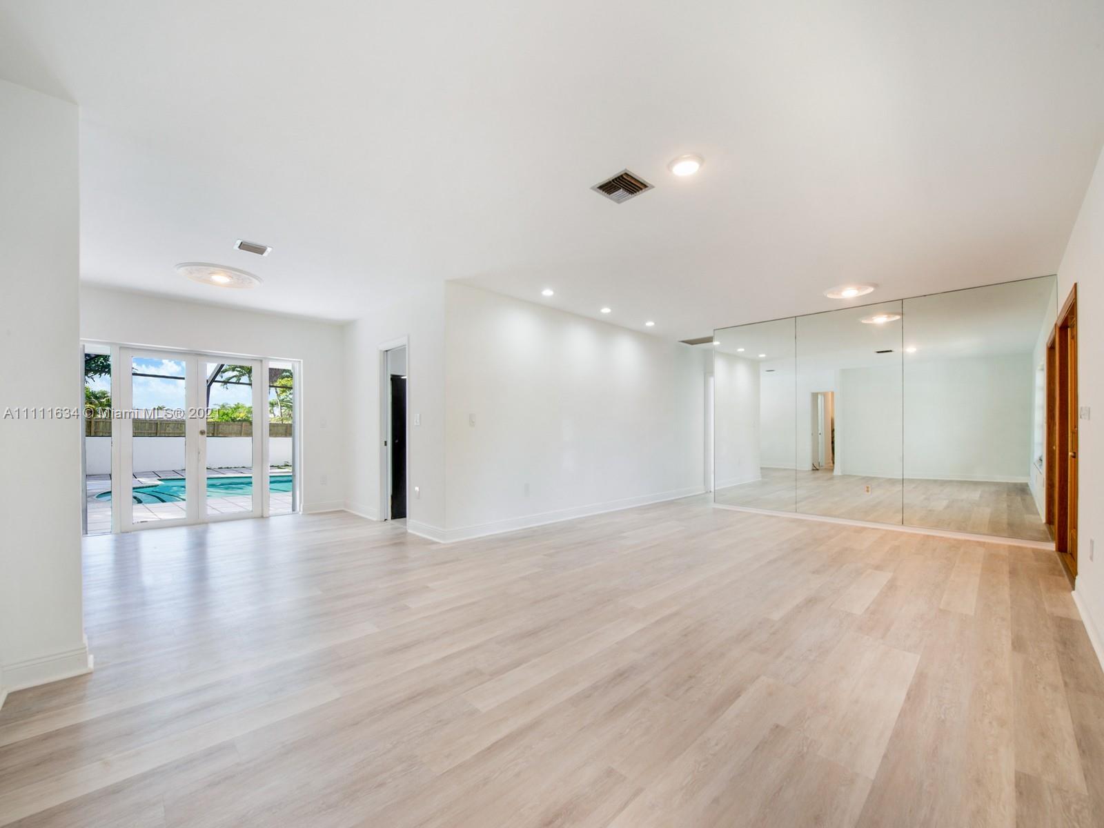 PALMETTO PINES ESTATES - Residential
