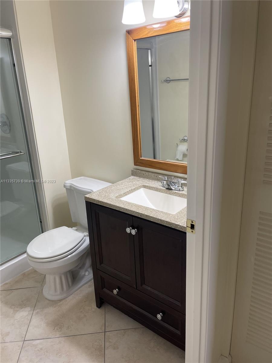 GOLDEN LAKES VILLAGE COND - Residential Lease