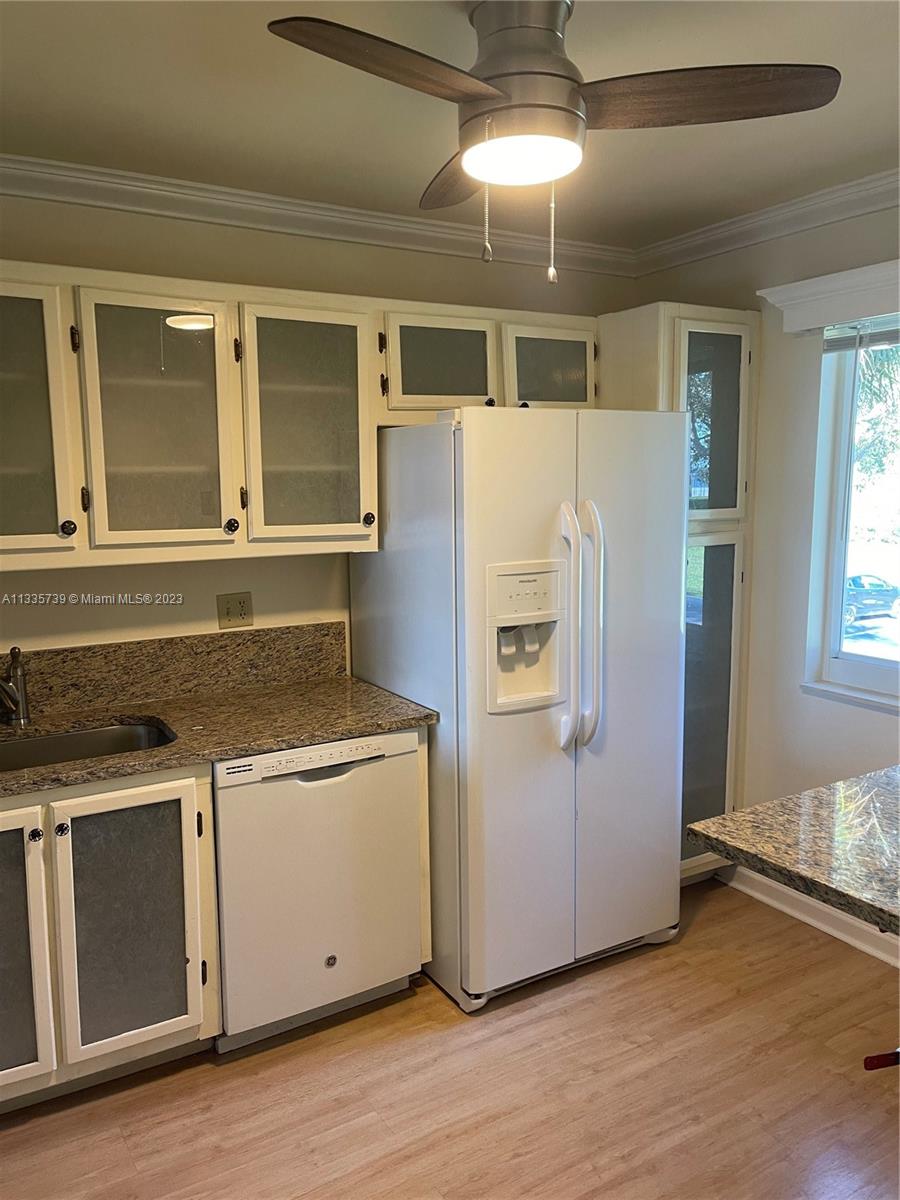 GOLDEN LAKES VILLAGE COND - Residential Lease