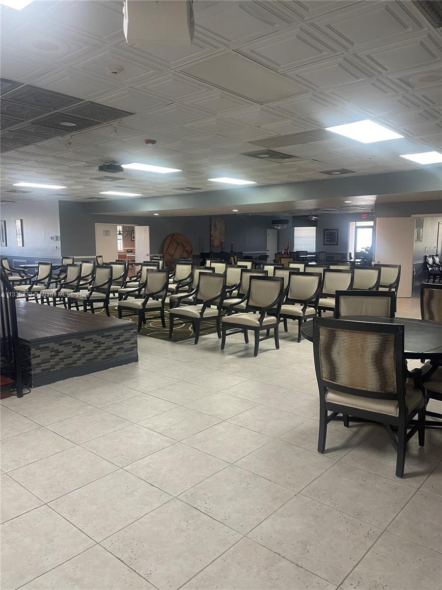 GOLDEN LAKES VILLAGE COND - Residential Lease