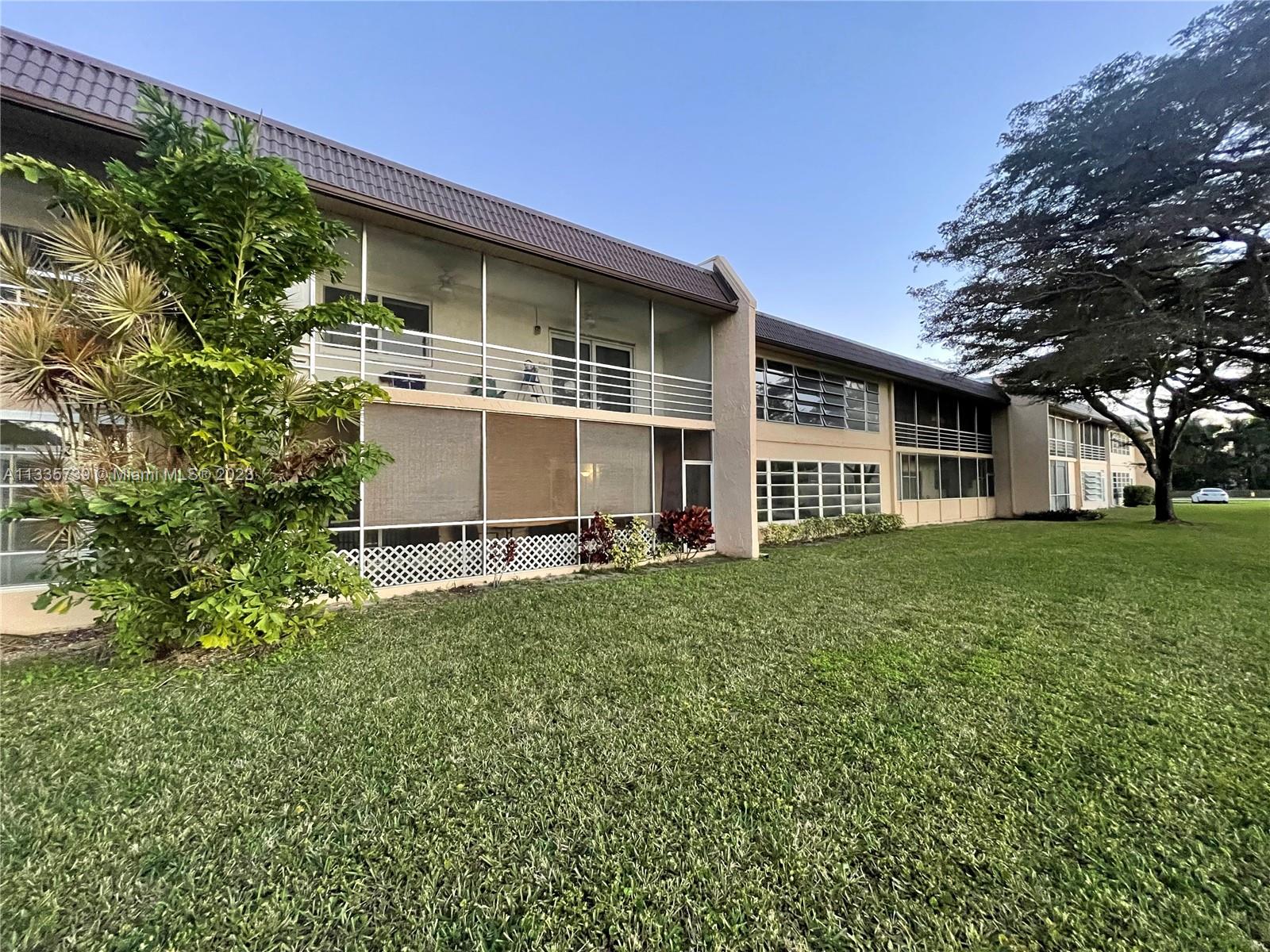 GOLDEN LAKES VILLAGE COND - Residential Lease