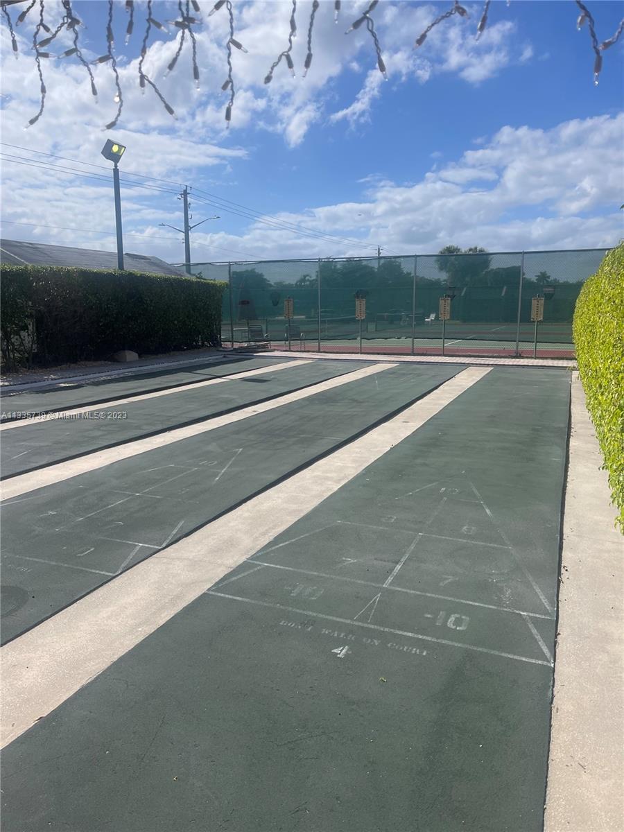 GOLDEN LAKES VILLAGE COND - Residential Lease