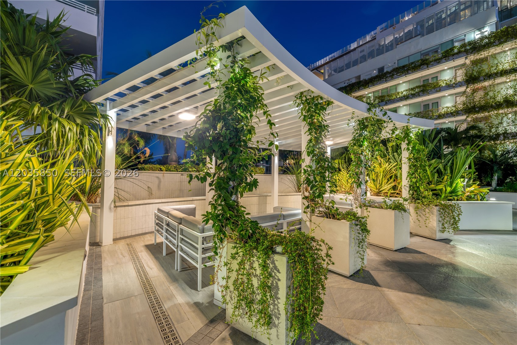 THE WAVERLY AT SOUTH BEACH - Residential