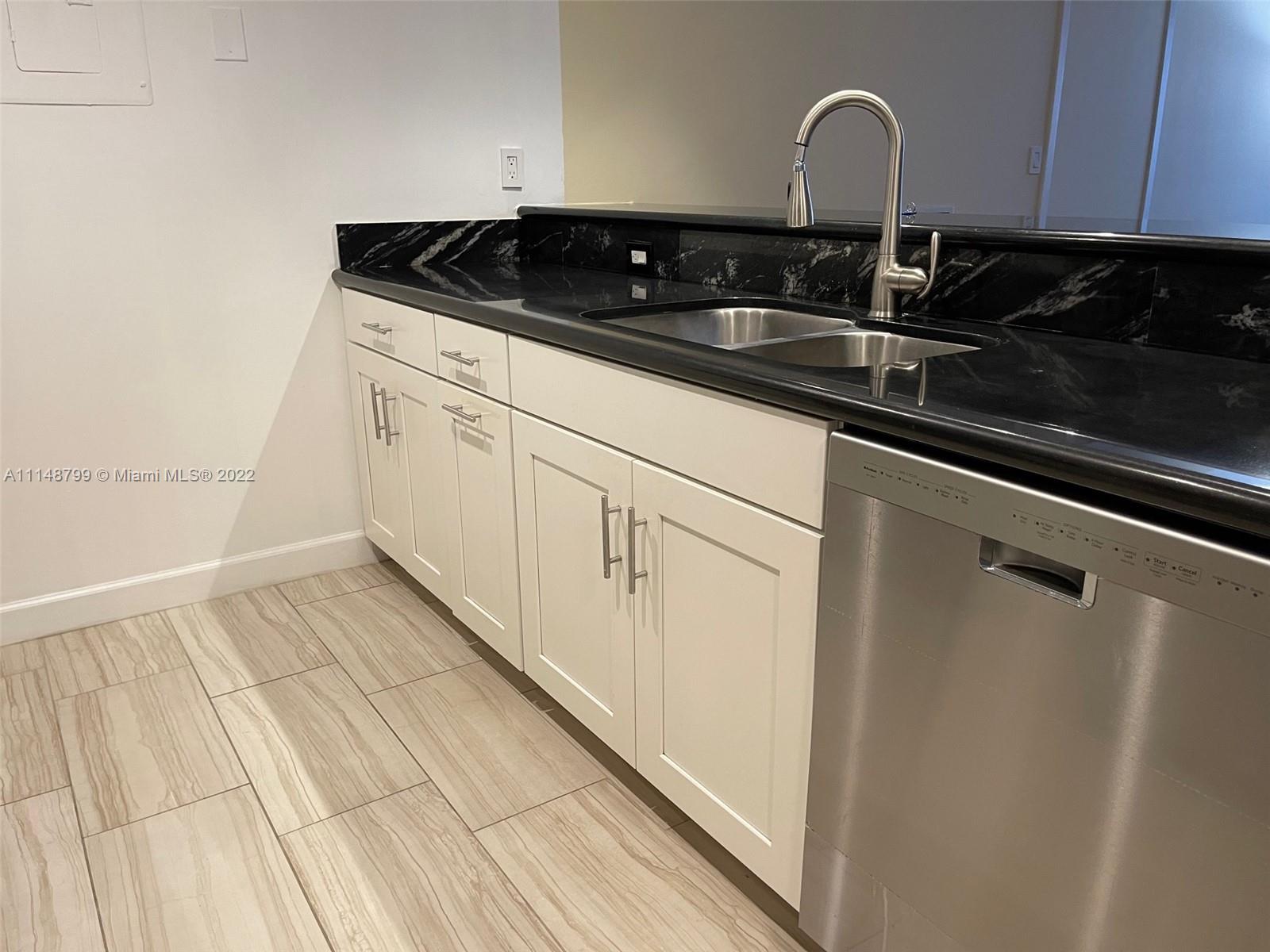 THE GRANDVIEW PALACE - Residential Lease